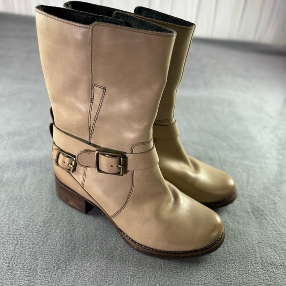 Clarks Monica Soul Taupe Pull On‎ Leather Boots Women’s Size 8.5 Buckle - Picture 1 of 11